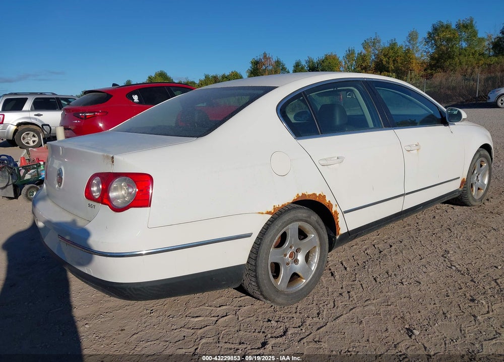 2008 VOLKSWAGEN PASSAT TURBO VIN: WVWUK93C68E199351