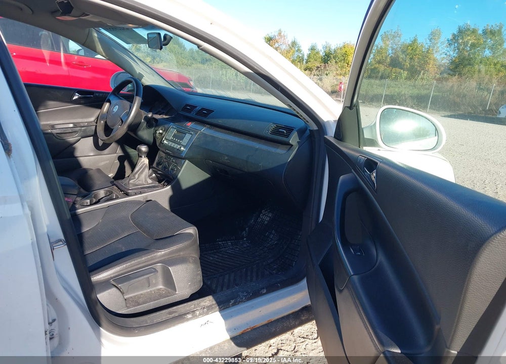 2008 VOLKSWAGEN PASSAT TURBO VIN: WVWUK93C68E199351