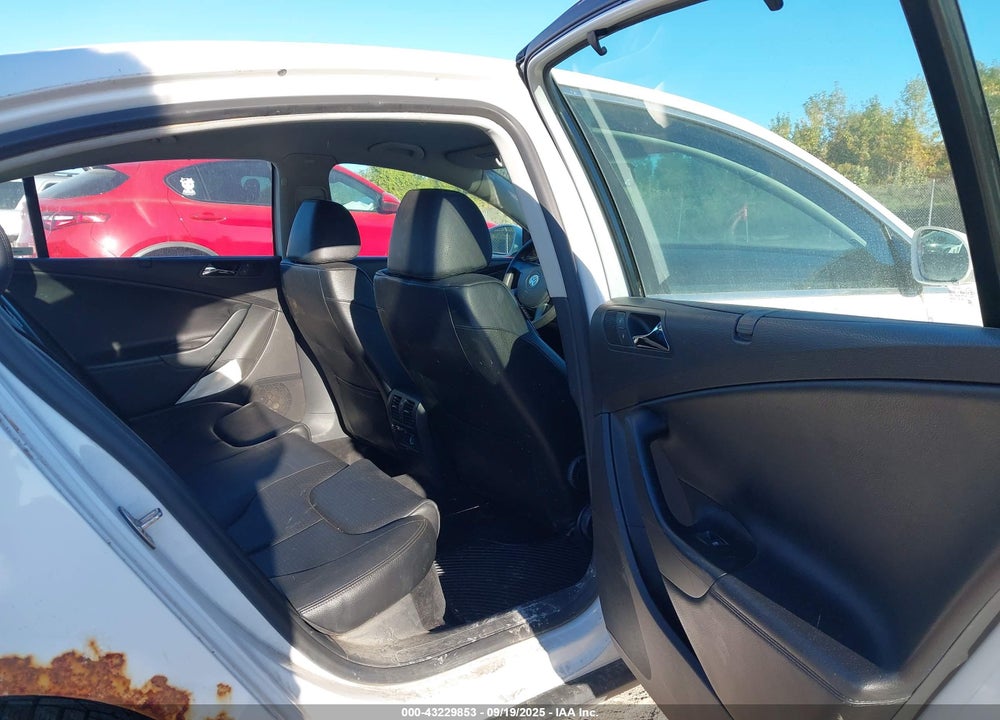 2008 VOLKSWAGEN PASSAT TURBO VIN: WVWUK93C68E199351