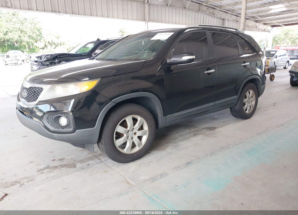 2011 KIA SORENTO VIN: 5XYKT4A19BG115529