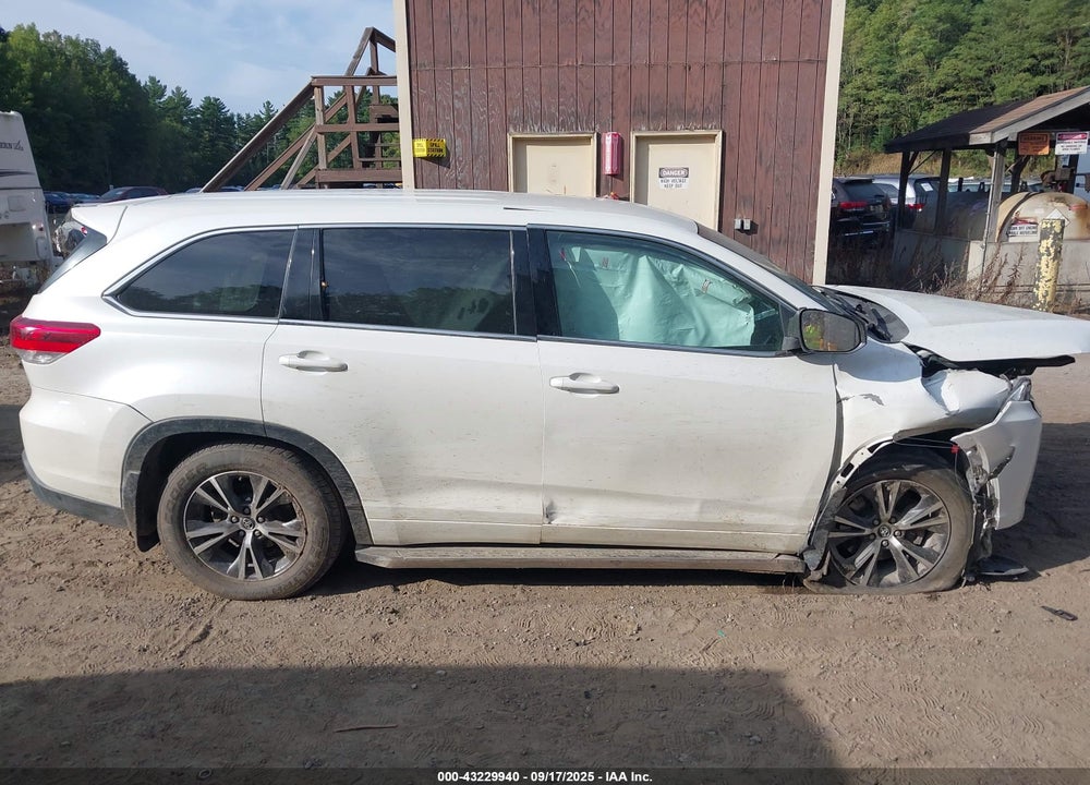 2017 TOYOTA HIGHLANDER VIN: 5TDBZRFH6HS395004
