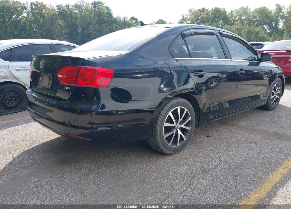 2014 VOLKSWAGEN JETTA 2.0L TDI VIN: 3VW3L7AJ7EM403768
