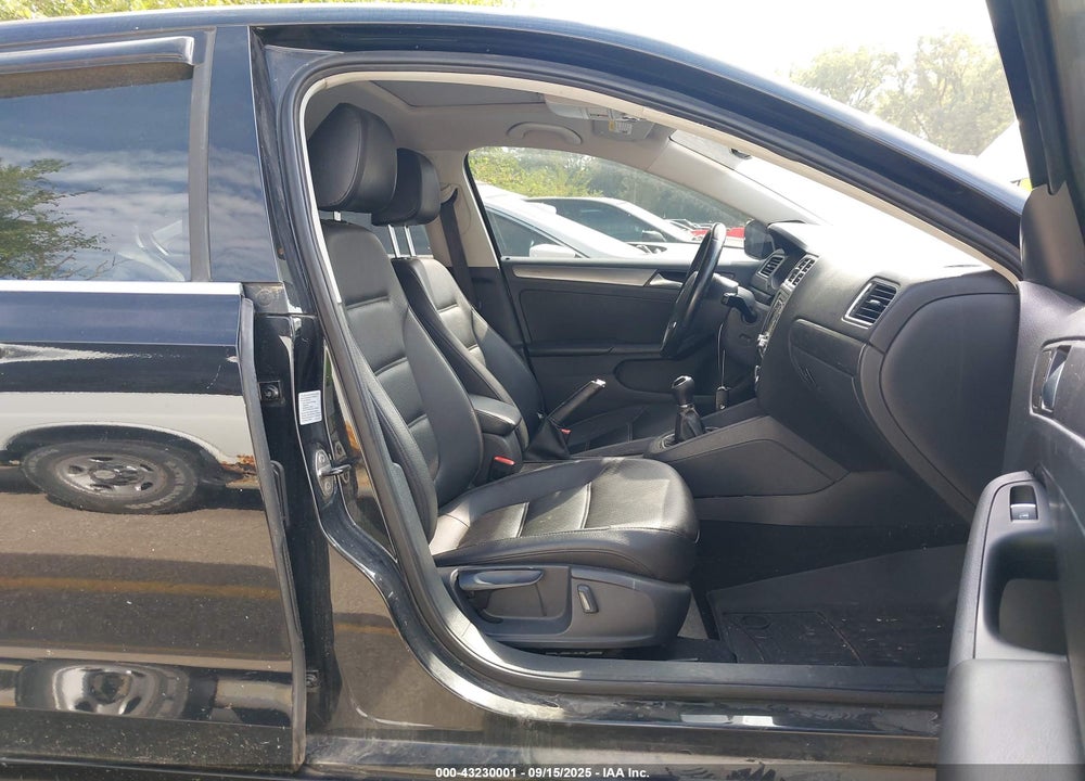 2014 VOLKSWAGEN JETTA 2.0L TDI VIN: 3VW3L7AJ7EM403768