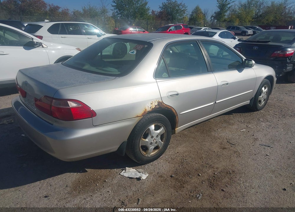 1998 HONDA ACCORD EX VIN: 1HGCG5652WA107340