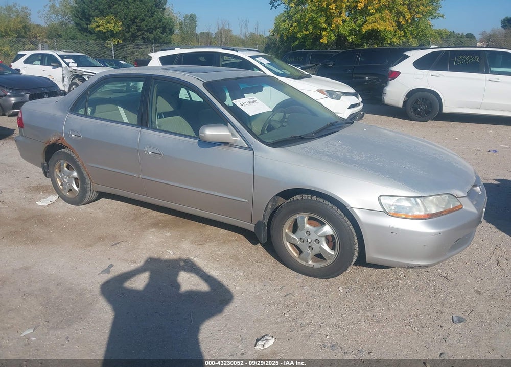 1998 HONDA ACCORD EX VIN: 1HGCG5652WA107340