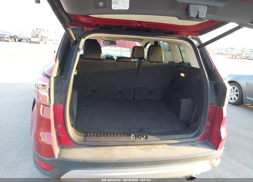 2017 FORD ESCAPE VIN: 1FMCU0J90HUC99312