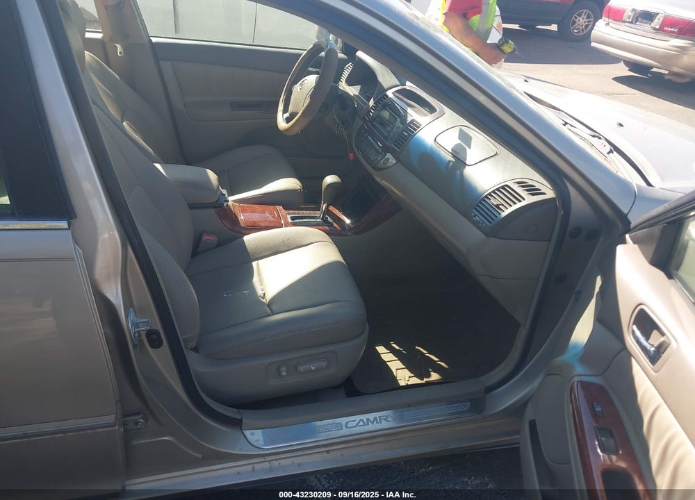 2005 TOYOTA CAMRY XLE V6 VIN: JTDBF32K050164525