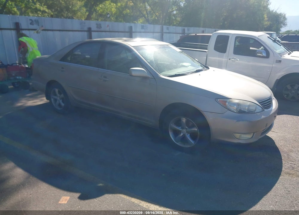 2005 TOYOTA CAMRY XLE V6 VIN: JTDBF32K050164525