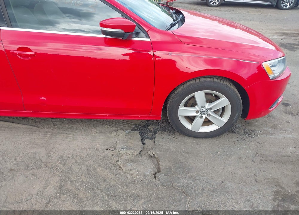 2013 VOLKSWAGEN JETTA 2.0L TDI VIN: 3VW3L7AJ6DM273416