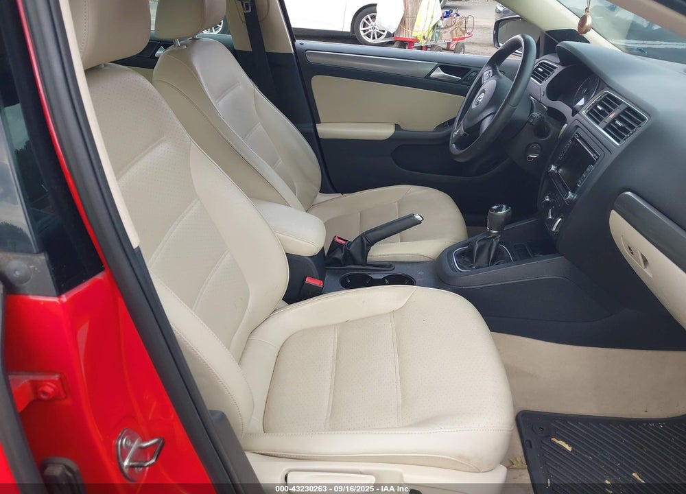 2013 VOLKSWAGEN JETTA 2.0L TDI VIN: 3VW3L7AJ6DM273416
