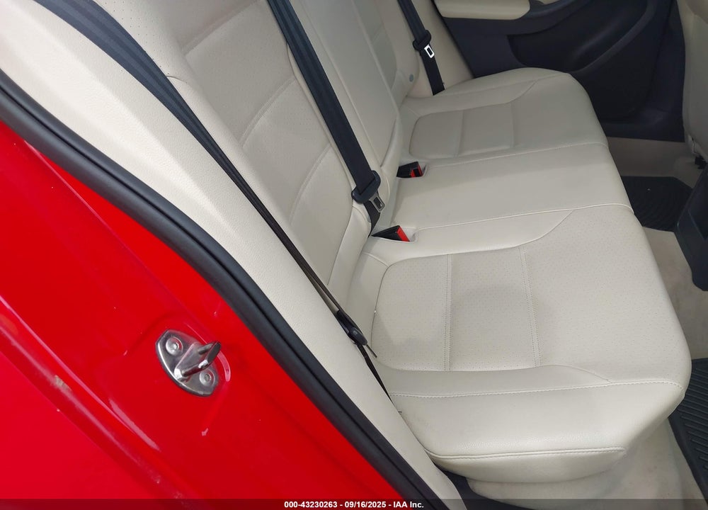 2013 VOLKSWAGEN JETTA 2.0L TDI VIN: 3VW3L7AJ6DM273416