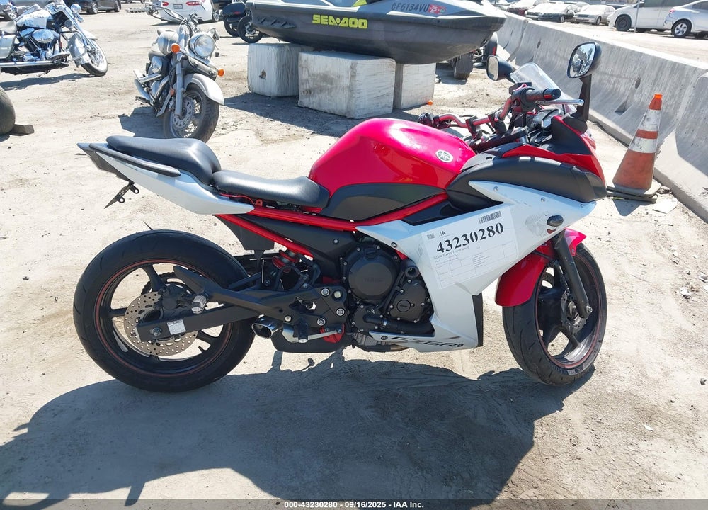 2014 YAMAHA FZ6 RC VIN: JYARJ18Y9EA002962