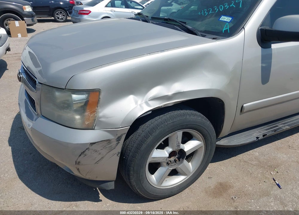 2008 CHEVROLET TAHOE LT VIN: 1GNFC130X8R171176