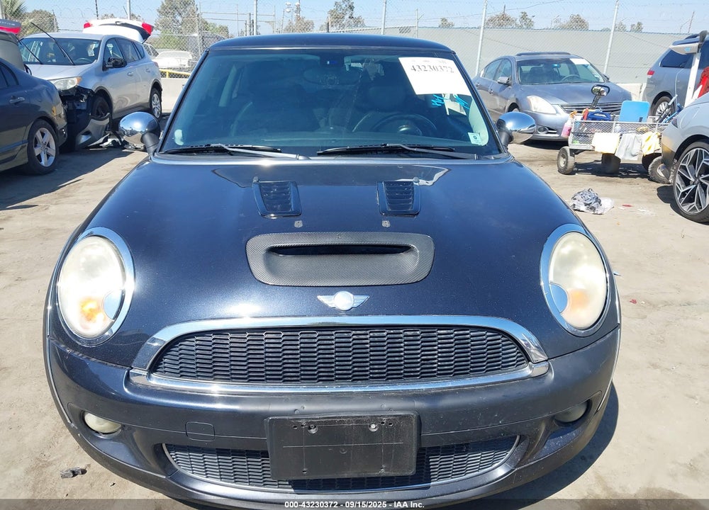 2008 MINI COOPER S VIN: WMWMF73568TV39245