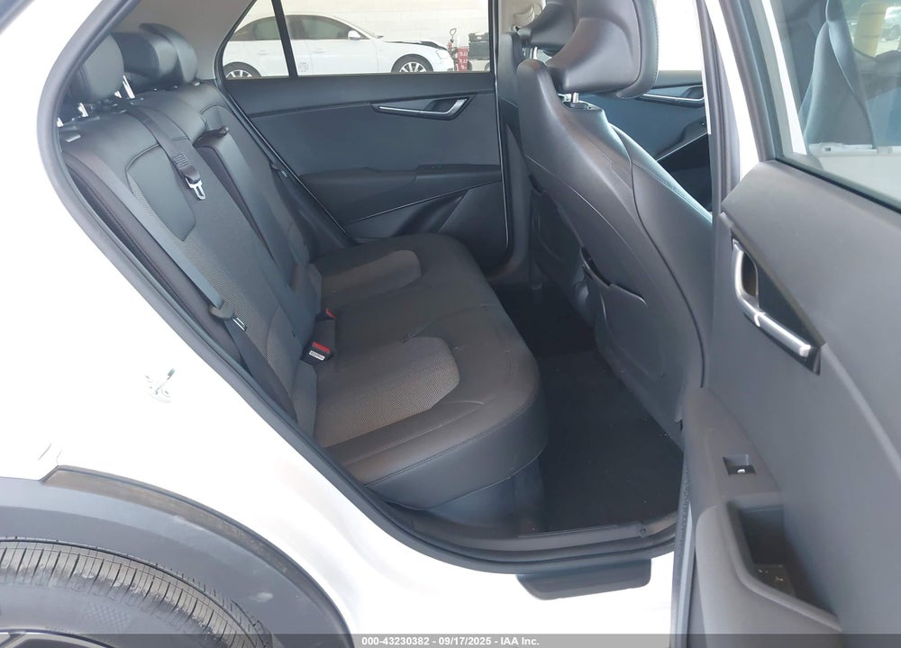 2023 KIA NIRO VIN: KNDCR3LEXP5111857