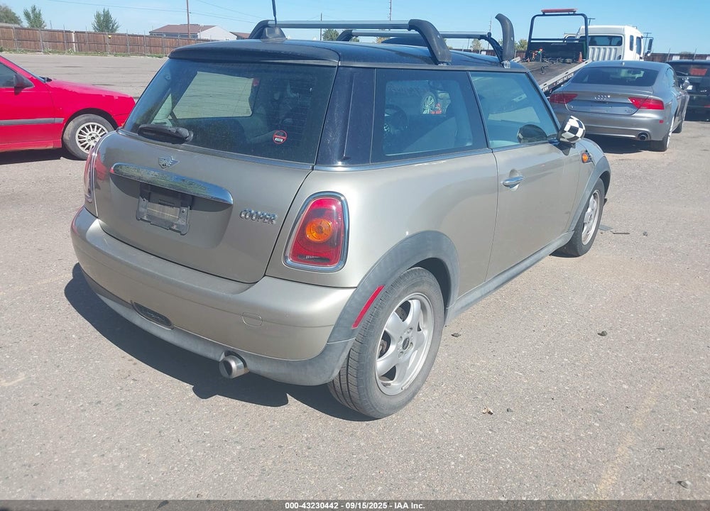 2007 MINI COOPER VIN: WMWMF33507TT50503