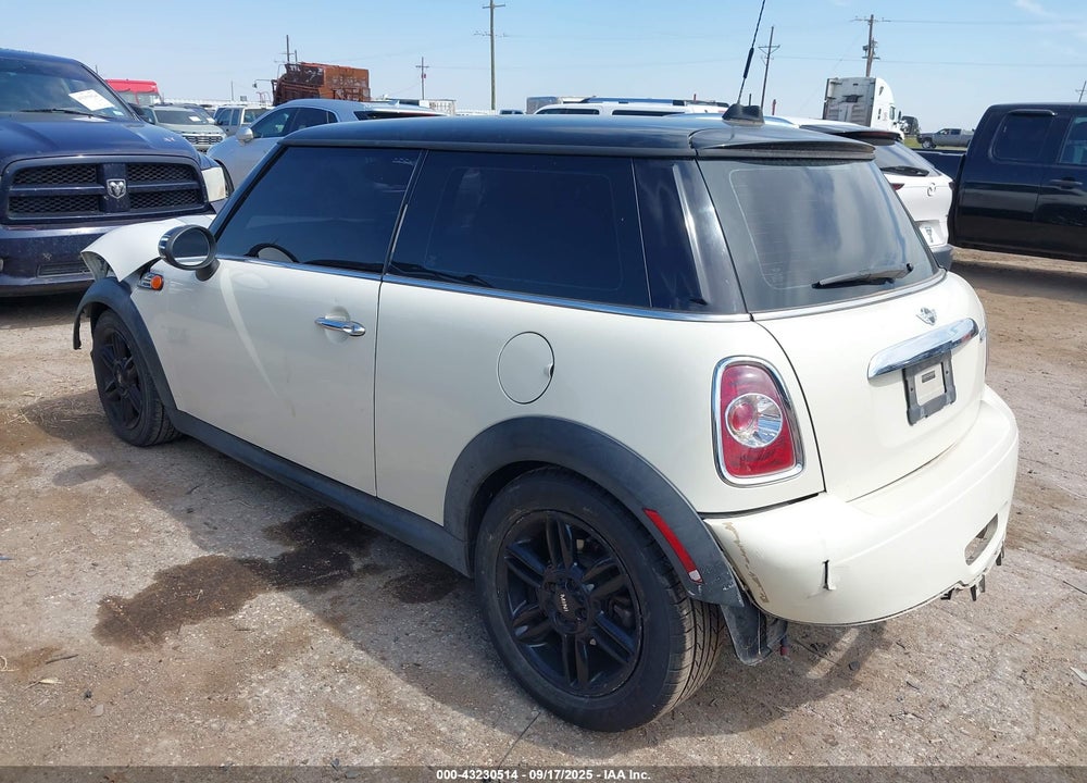 2013 MINI HARDTOP VIN: WMWSU3C54DT683554