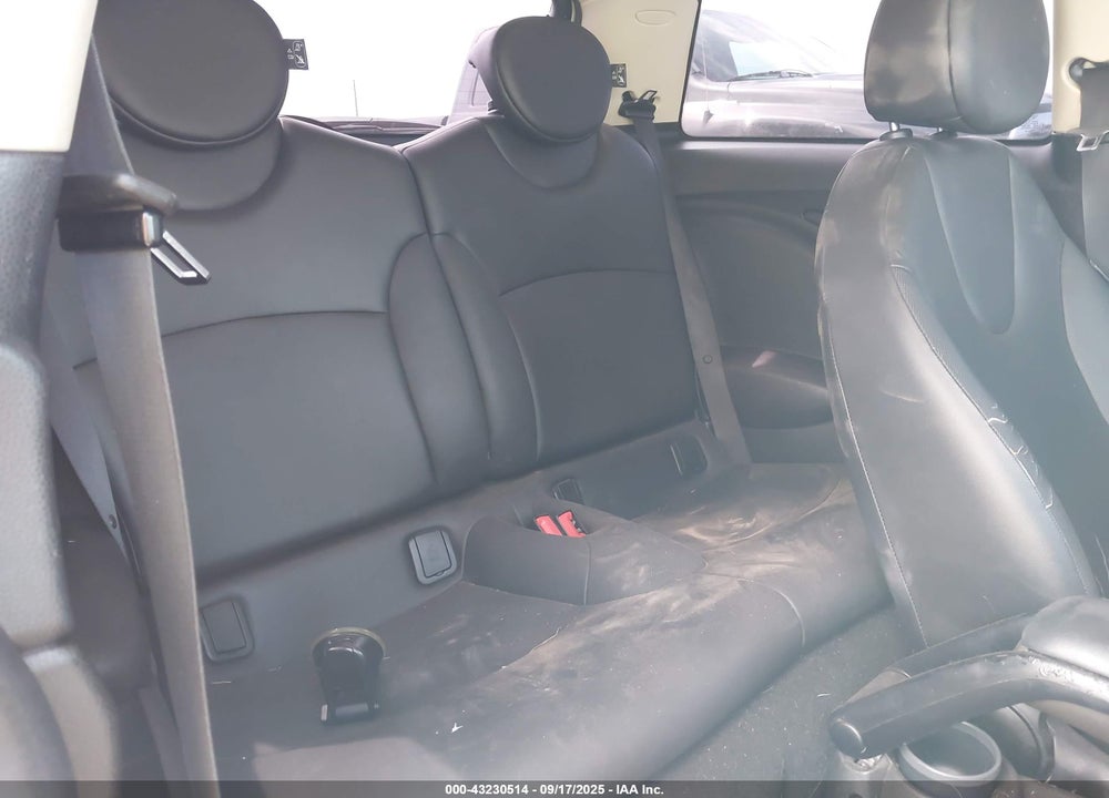 2013 MINI HARDTOP VIN: WMWSU3C54DT683554