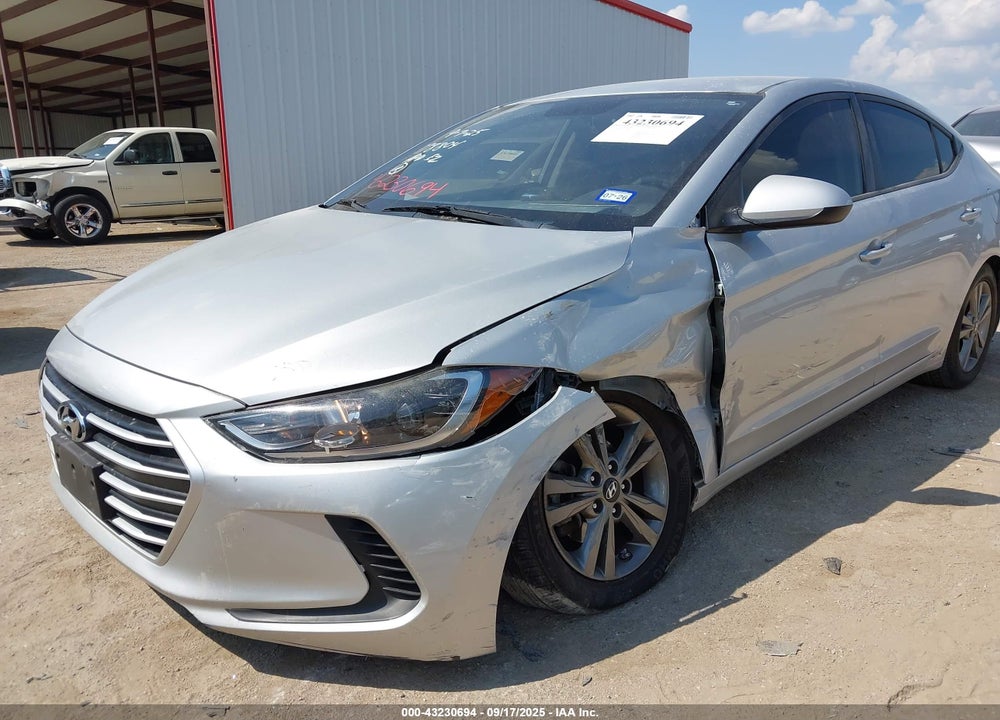 2018 HYUNDAI ELANTRA VIN: 5NPD84LF6JH318985