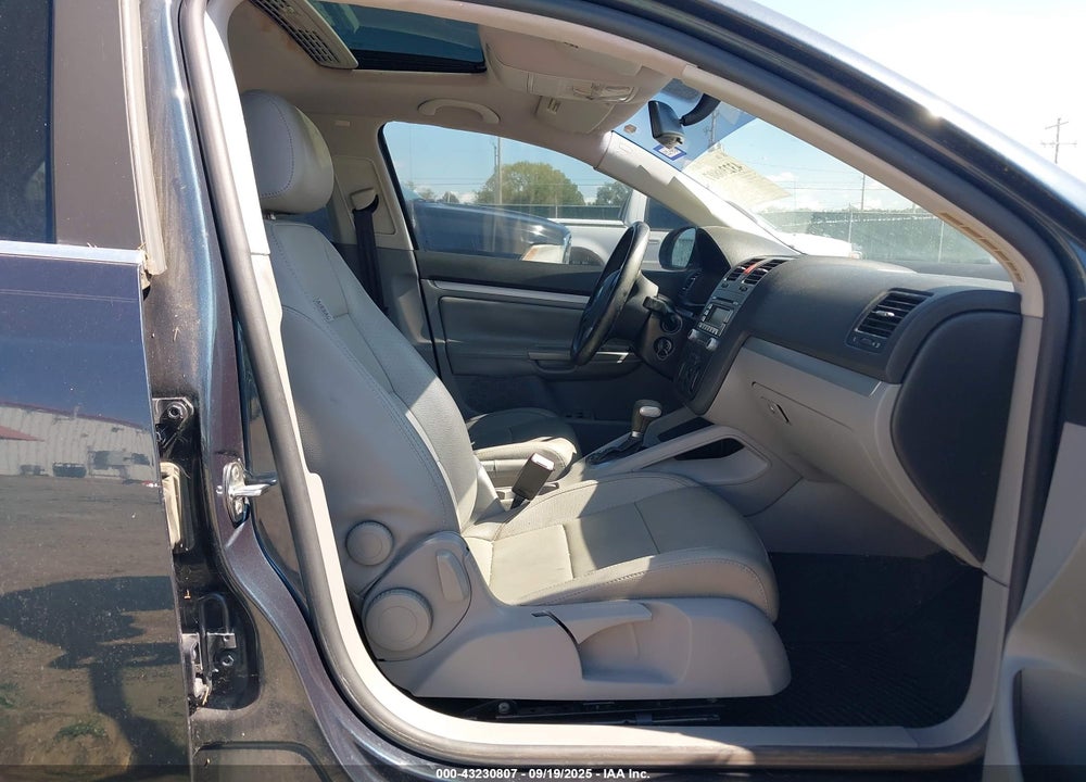2008 VOLKSWAGEN JETTA VIN: 3VWRM71KX8M015373