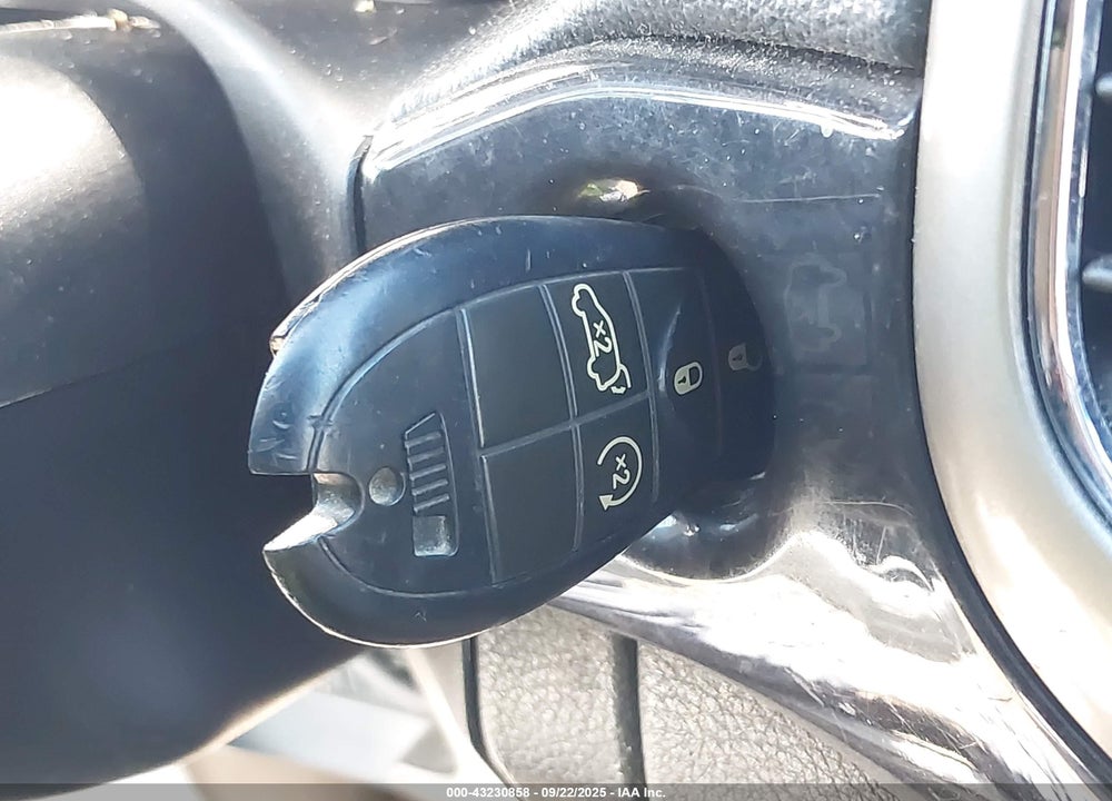 2012 JEEP GRAND CHEROKEE VIN: 1C4RJFAG3CC118842