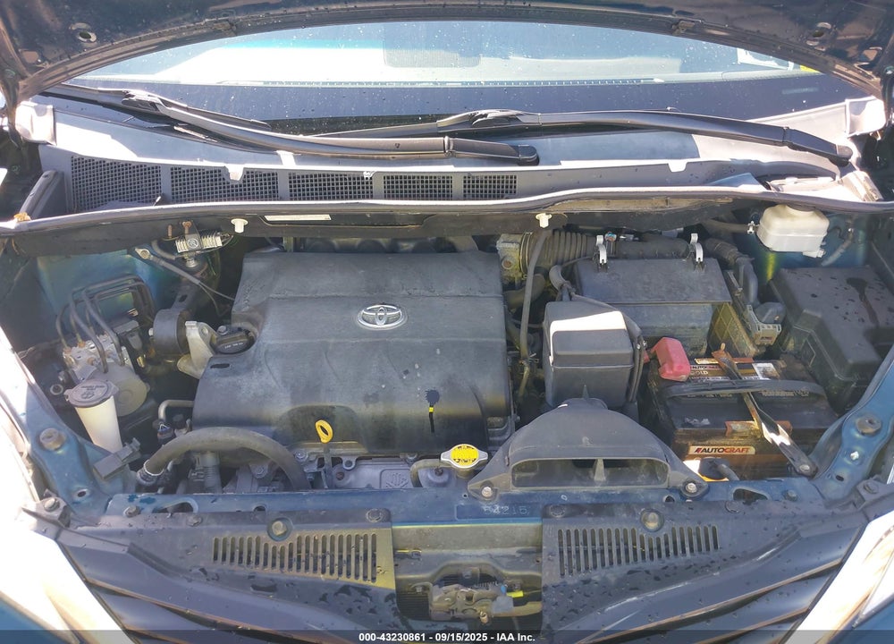 2011 TOYOTA SIENNA LE V6 VIN: 5TDKK3DC5BS004957