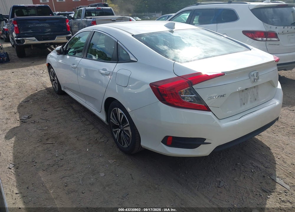 2017 HONDA CIVIC VIN: 2HGFC1F72HH652218