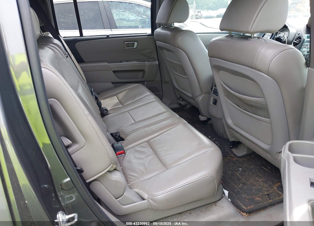 2010 HONDA PILOT VIN: 5FNYF4H85AB027894