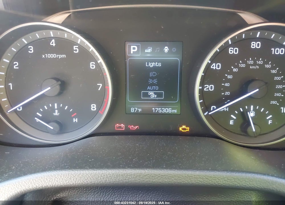 2018 HYUNDAI ELANTRA VIN: 5NPD84LF9JH241576