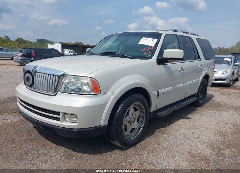 2005 LINCOLN NAVIGATOR VIN: 5LMFU28575LJ16949