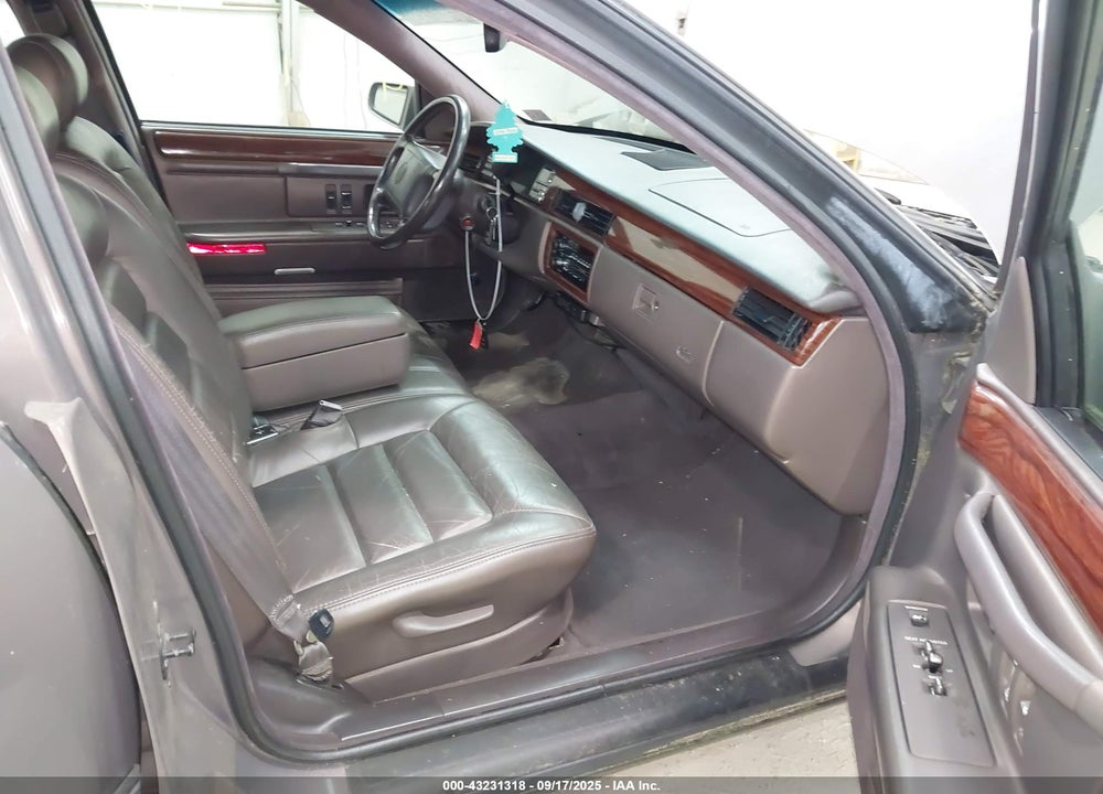 1994 CADILLAC DEVILLE VIN: 1G6KD52B8RU246361
