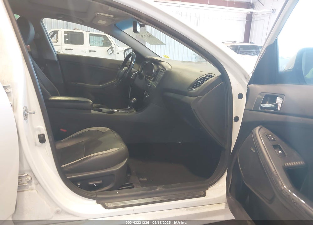 2012 KIA OPTIMA VIN: 5XXGR4A66CG023302
