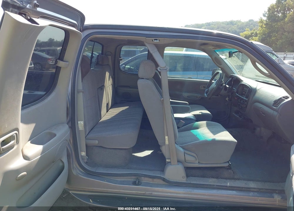 2000 TOYOTA TUNDRA SR5 V8 VIN: 5TBBT4415YS083517