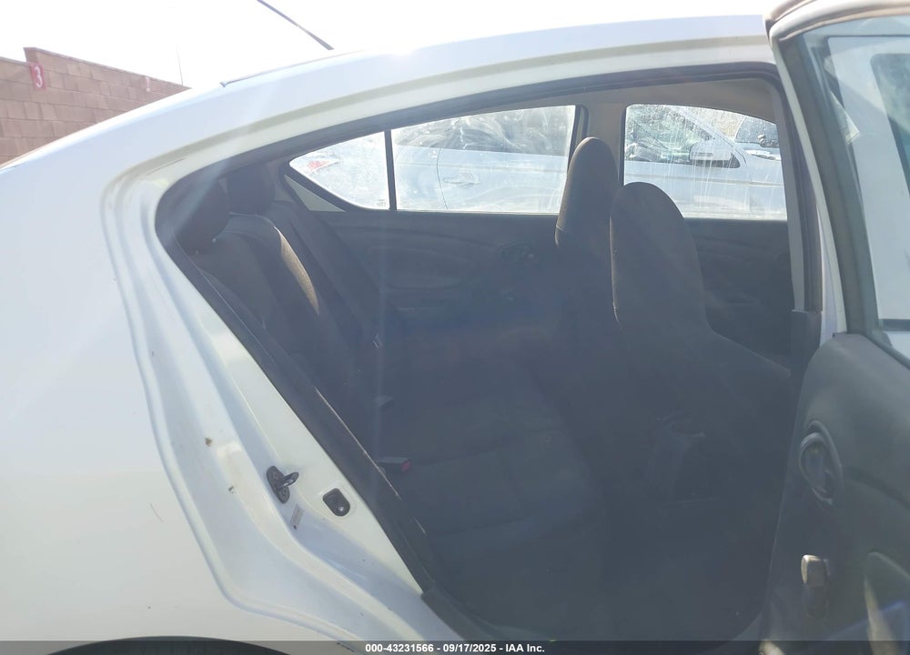 2015 NISSAN VERSA VIN: 3N1CN7AP0FL906831