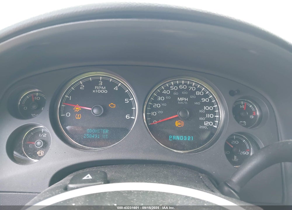 2007 CHEVROLET TAHOE LTZ VIN: 1GNFK130X7R261039