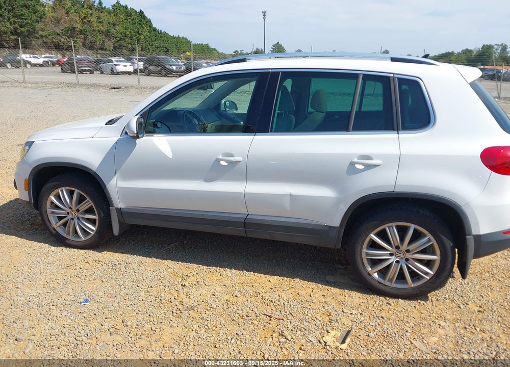 2016 VOLKSWAGEN TIGUAN VIN: WVGBV7AX8GW529181