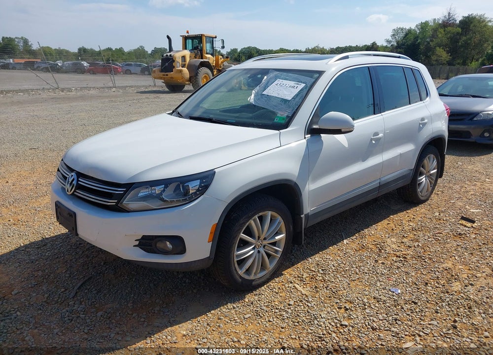 2016 VOLKSWAGEN TIGUAN VIN: WVGBV7AX8GW529181