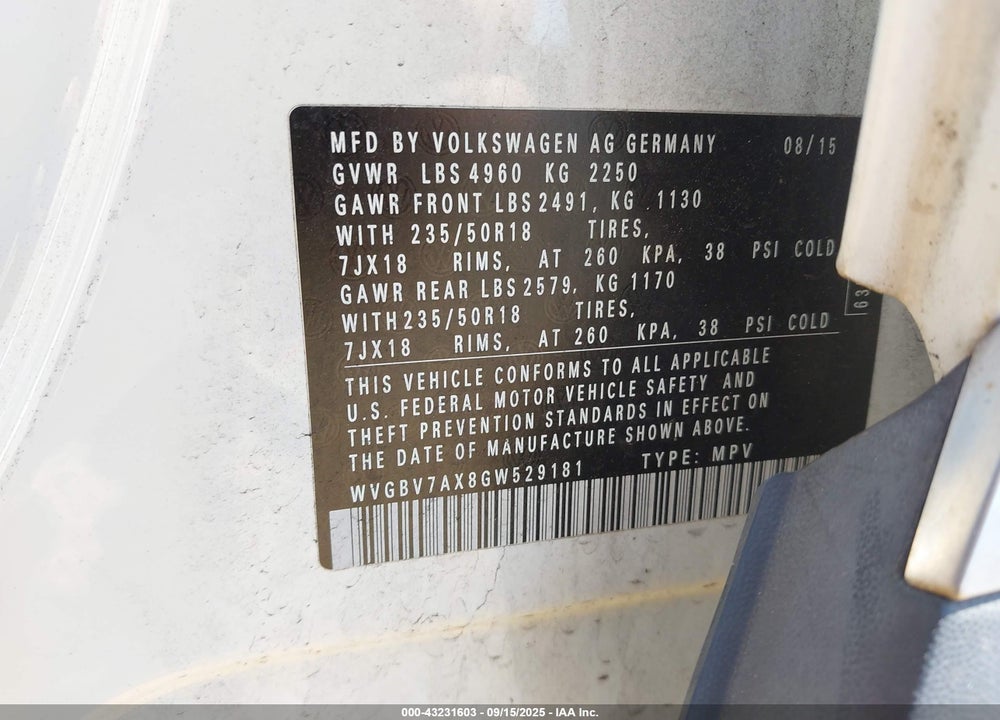 2016 VOLKSWAGEN TIGUAN VIN: WVGBV7AX8GW529181