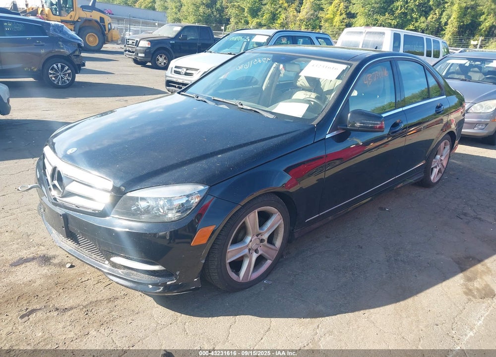 2011 MERCEDES-BENZ C CLASS VIN: WDDGF8BB5BR139815