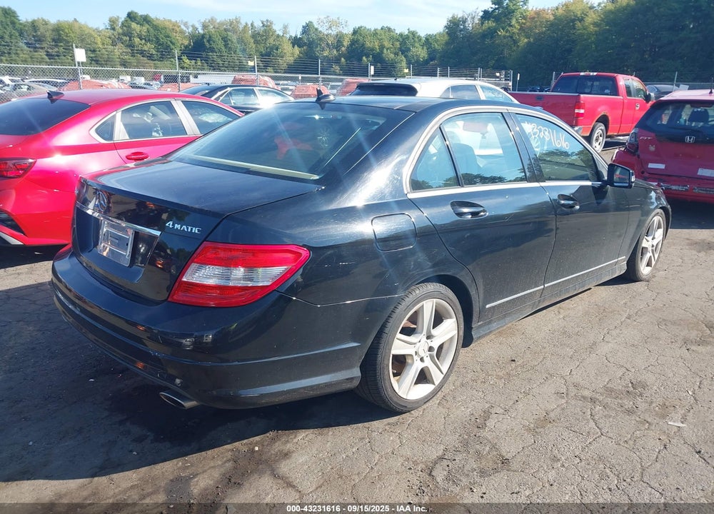 2011 MERCEDES-BENZ C CLASS VIN: WDDGF8BB5BR139815