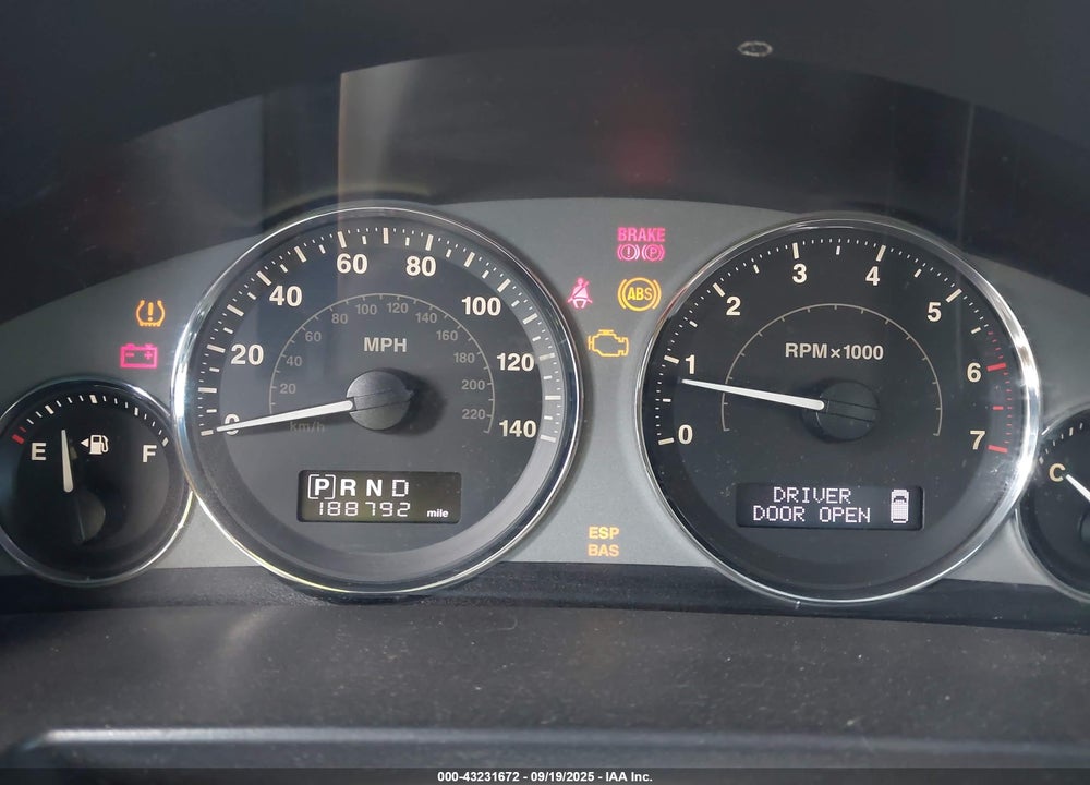 2008 JEEP COMMANDER OVERLAND VIN: 1J8HG68288C100907