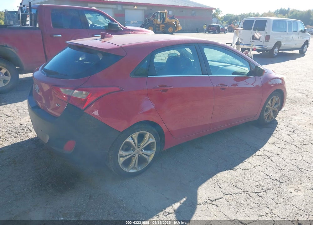2013 HYUNDAI ELANTRA VIN: KMHD35LE1DU083302