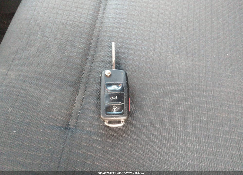 2015 VOLKSWAGEN JETTA VIN: 3VW2K7AJ0FM305603