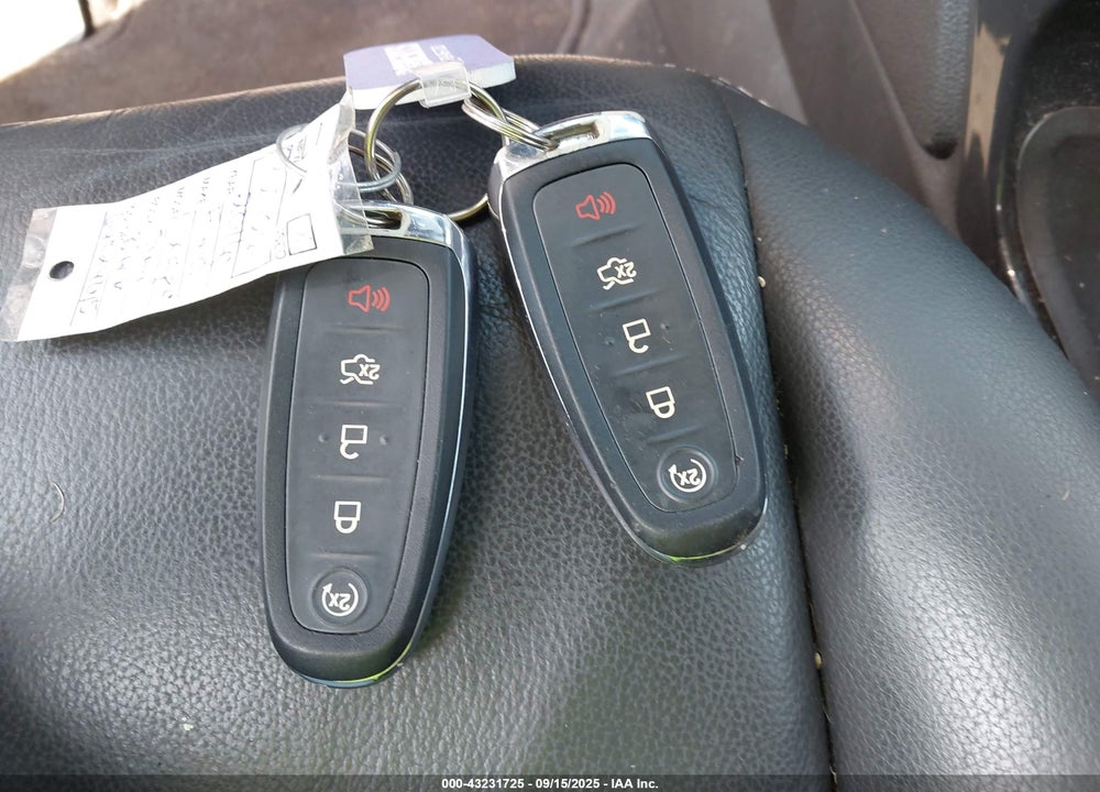 2016 FORD ESCAPE VIN: 1FMCU0JX8GUC24015