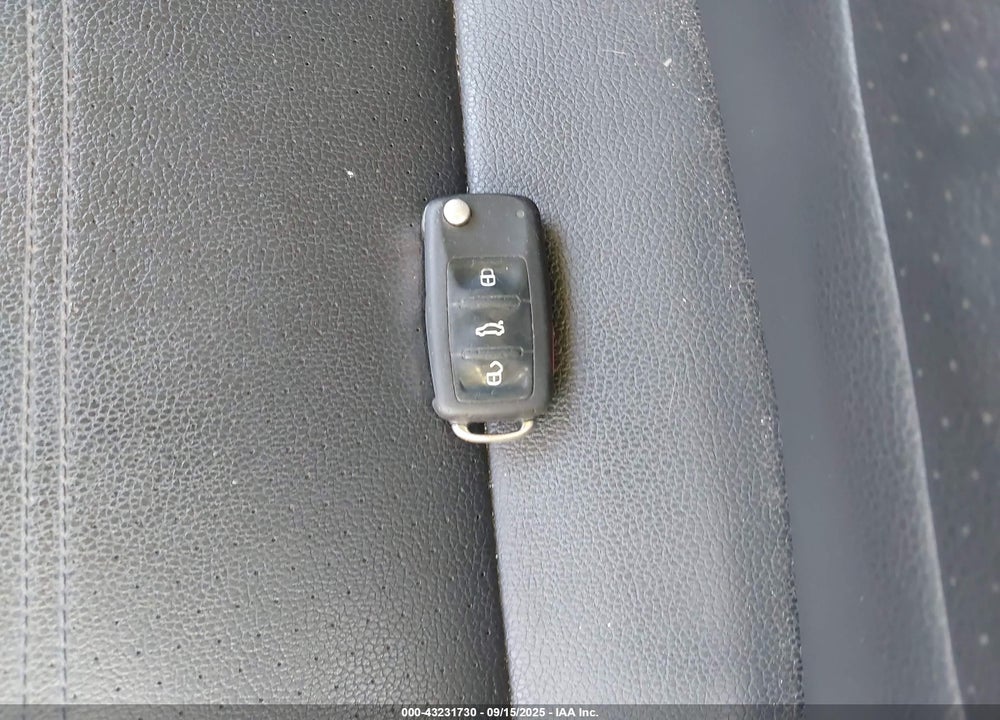2014 VOLKSWAGEN PASSAT VIN: 1VWBS7A35EC100246