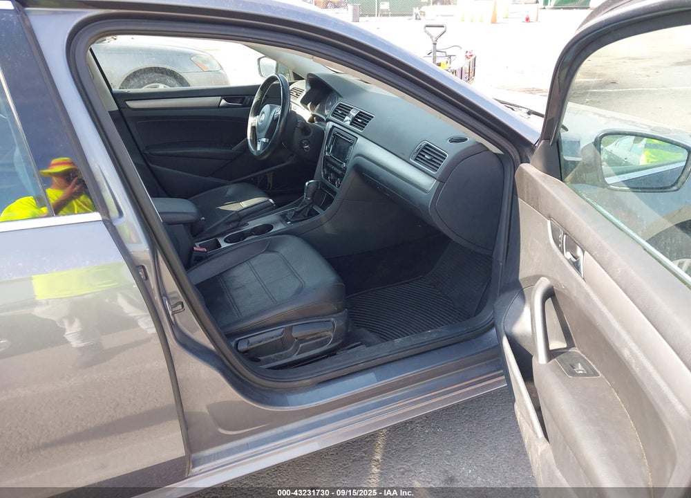 2014 VOLKSWAGEN PASSAT VIN: 1VWBS7A35EC100246
