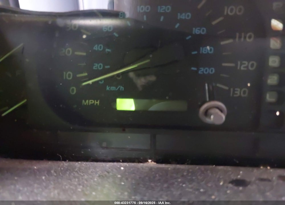 2001 LEXUS LX 470 VIN: JTJHT00W413505275