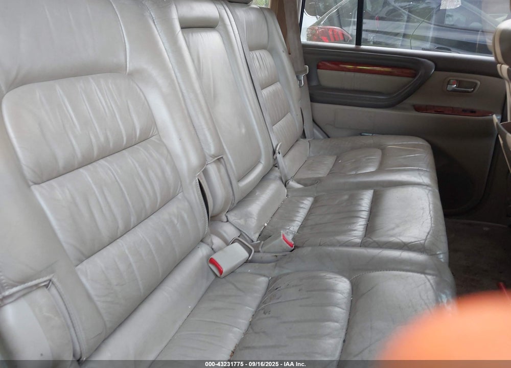 2001 LEXUS LX 470 VIN: JTJHT00W413505275