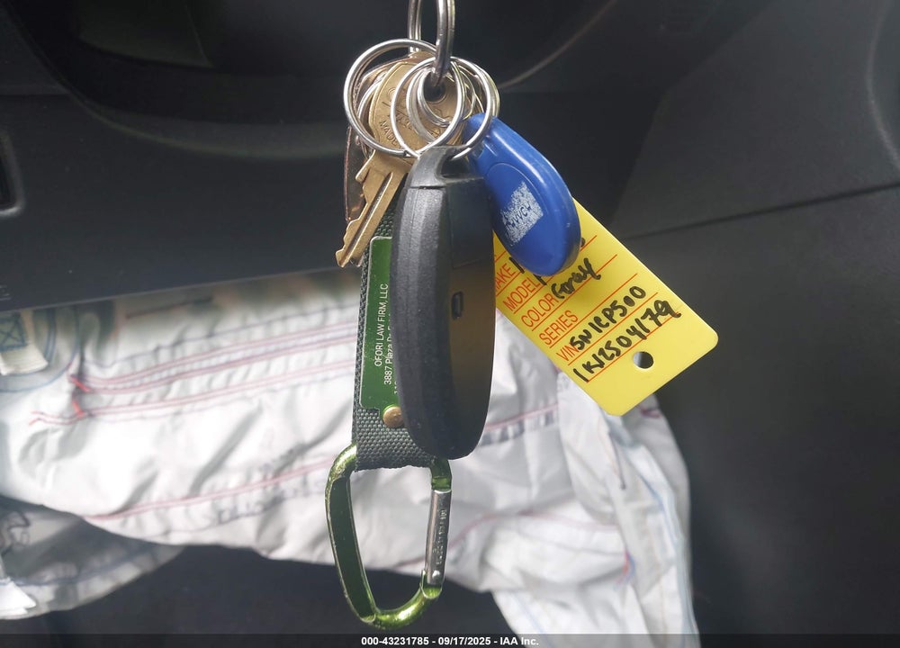 2019 NISSAN KICKS VIN: 3N1CP5CU1KL504179