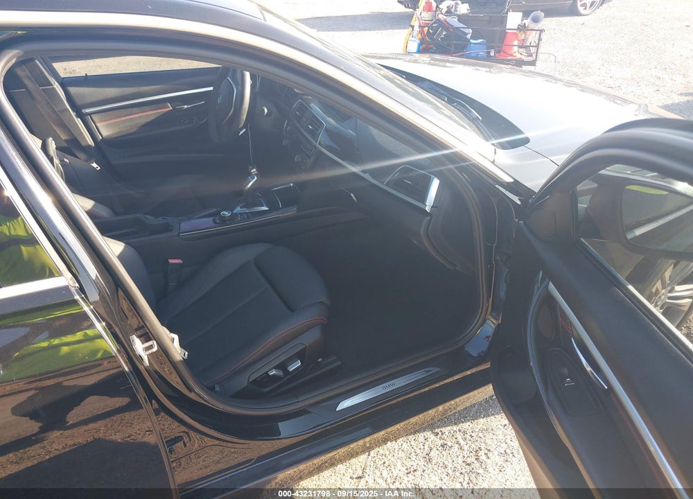 2018 BMW 3 SERIES VIN: WBA8B9G55JNV00191